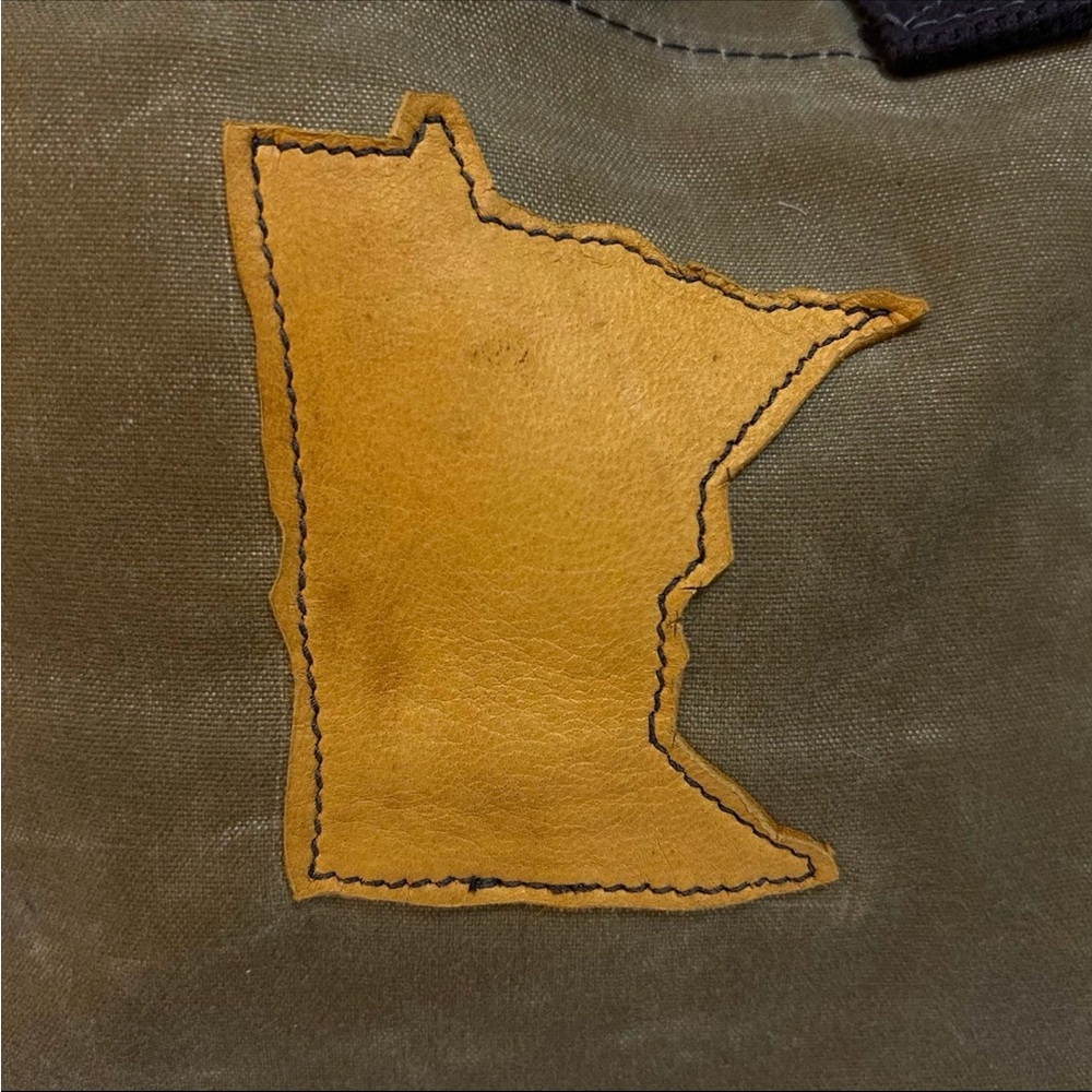 NWT New Frost River Canvas Waxed Small Tote
W/ suede Minnesota Patch - Picture 6 of 8